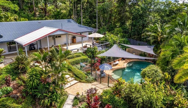 Petal & Palm - Coastal home surrounded by nature.