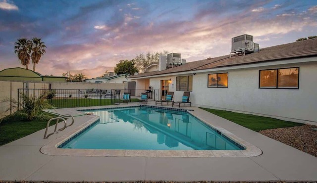Pool & Games at New 4BR Modern Oasis Retreat