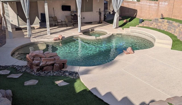 Pool home in Sunridge Park
