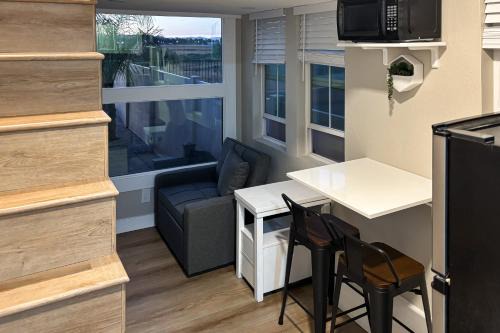 Pool & Hot Tub Access: Cozy Perris Tiny Home