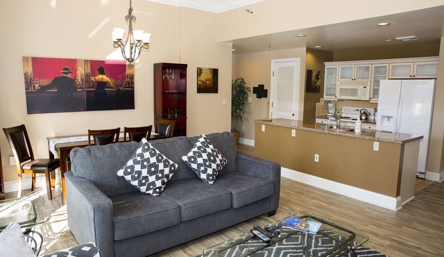 POOL VIEW, updated 2 bedroom Viera condo at Lake Las Vegas!
