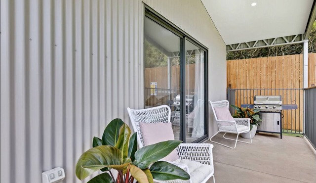 Poolside guesthouse