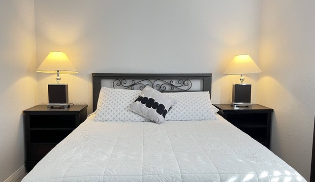 PREMIUM FIVE BEDROOM 5 MINUTES TO SPEEDWAY AND EDC