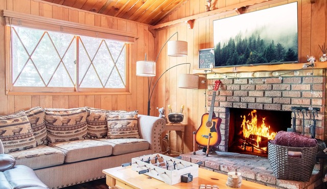 PRIME Location~Walk to Ski Shuttle ~ Fully Fenced ~ EV Charger ~ Mini Sled Hill
