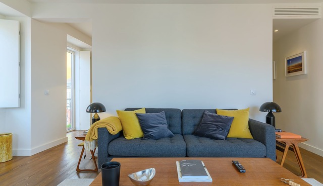 Principe Real Trendy Apt Great River & City Views