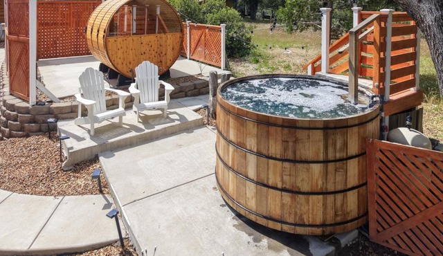 Private Cabin with Hot Tub & Sauna Near Yosemite