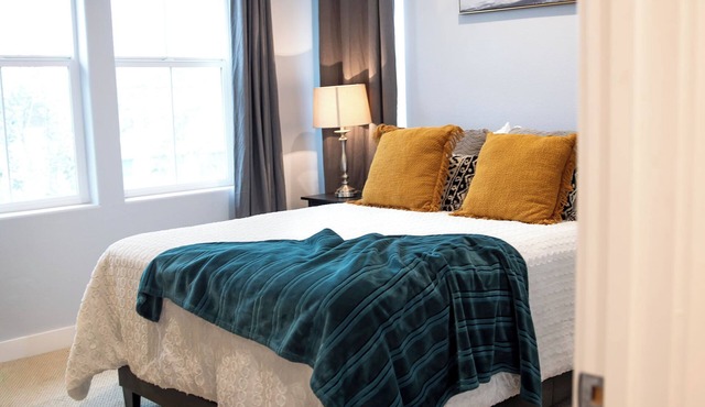Private En-suite. 2 mins from Emmanuel Hospital.