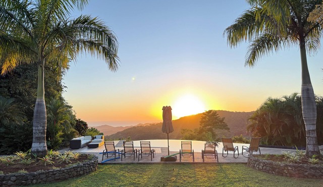 Private family compound! Oceanview mountaintop 5-bedroom villa .