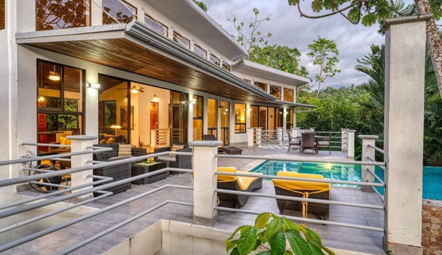 Private Jungle Villa w/Pool + Ocean Views, Uvita