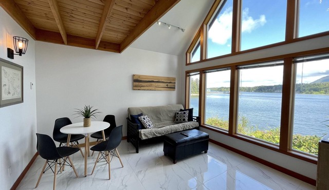 Private Oceanfront Cabin with Hot Tub/Doc Holiday Cabin