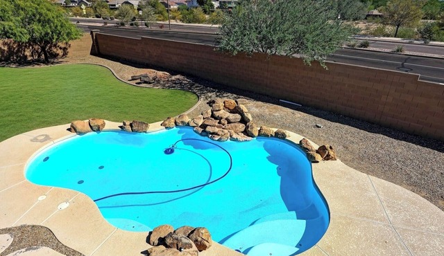 Private Pool Mountain Views Pool Table