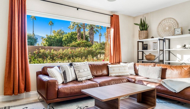 Private Pool/Spa Home in the Lovely Tamarisk Community