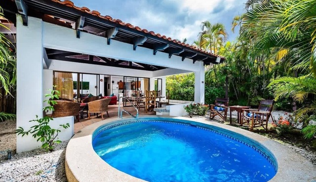 Private Pool Villa & Ocean Views