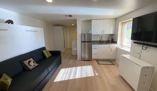 Private studio unit In San Carlos Hills