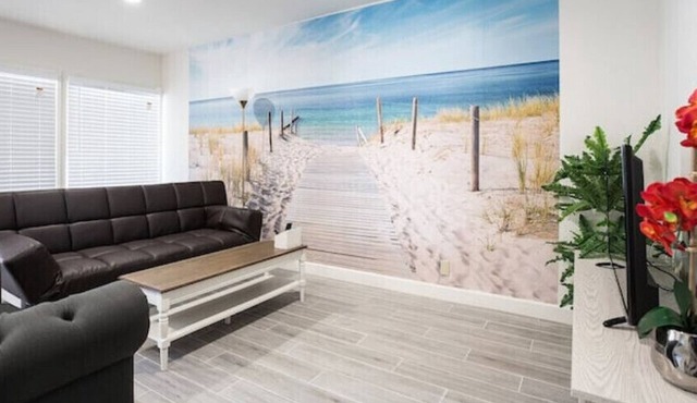 PROMO 10 % WEEKLY/25% MONTHLY DISCOUNT Cheerfull 2-bed with 2-Bath Bungalow
