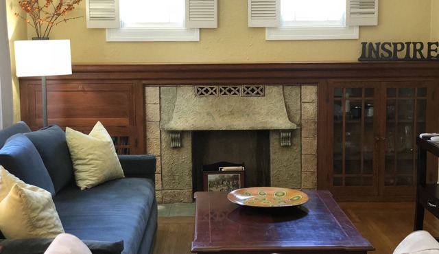 Quaint Berkeley Craftsman House & Centrally Located in Berkeley