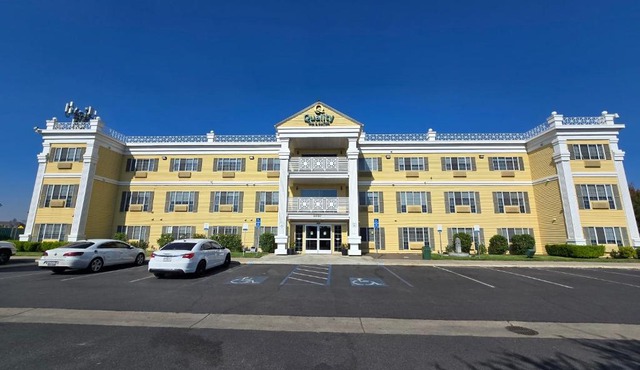 Quality Inn & Suites Tulare
