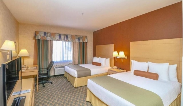 Queen Room Near Shadow Creek Golf Course LAS