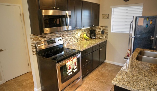 Quiet 2-bed condo in beautiful Desert Gold! Summer-Long Renters Welcome!