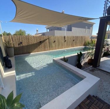 Quiet Algarve villa near Albufeira ,beaches, prívate pool, BBQ, terrace- Algarve Portugal