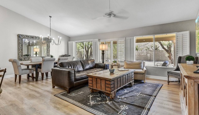 Quiet Convenient Location Near Hiking Shopping