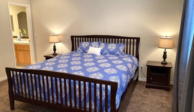 Quiet cul-de-sac location with lake views from rooftop terrace