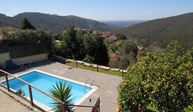 Quinta da Gaiya, blue water, green spaces and sparkling skies