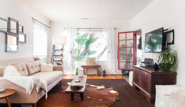 Quintessential Santa Barbara Architecture Close to Beach, Downtown & Funk Zone