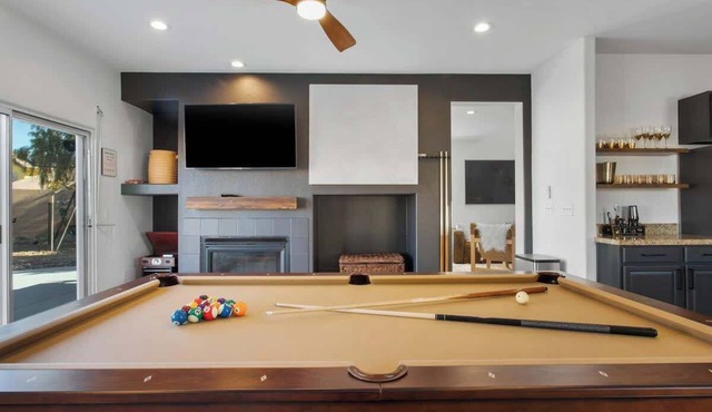 Refined 5BR Vegas Home w/Pool, Spa, & Pool Table