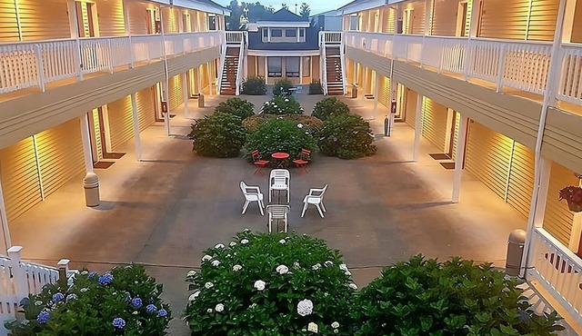 Relax and Unwind at Guesthouse Enumclaw! Pet-friendly Property, Free Parking in Enumclaw