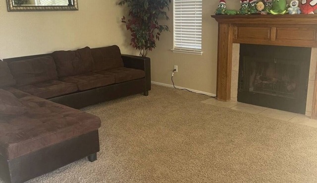 Relax with the whole family at this peaceful place to stay, close to the Strip.