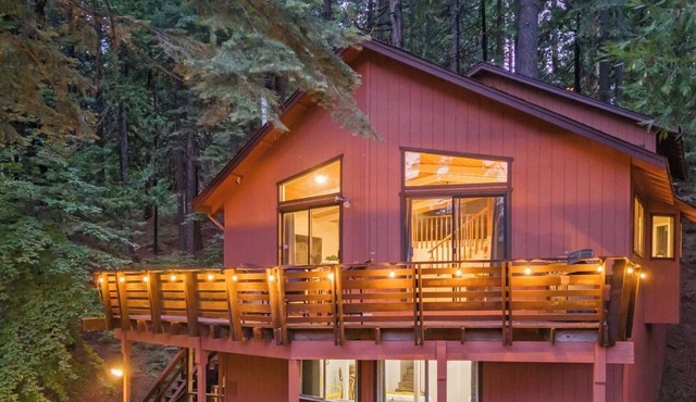 Remodeled Big Trees Cabin | Firepit, Deck, Games
