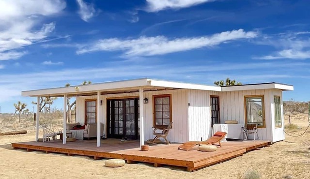 Remote Cabin in Landers, California, Perfect for Glamping near Joshua Tree National Park