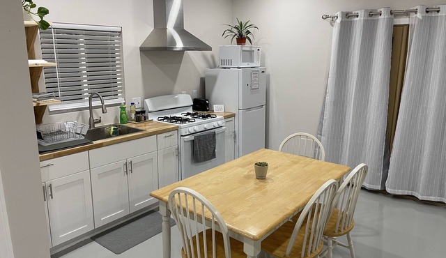 Renovated studio 15 minutes from downtown San Diego