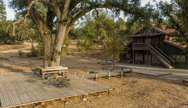 Retreat by Yosemite: Balcony & Garden Suites