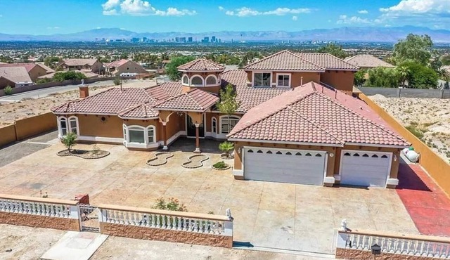Romantic Vegas Villa 7 Beds & 7Baths