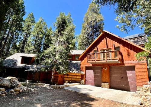 Root-Stone Lodge
