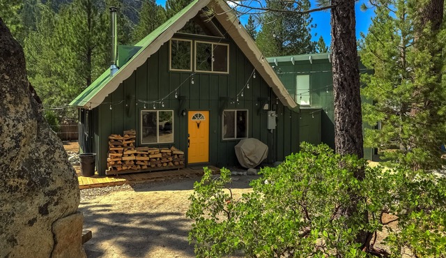 Rustic Haven | Hot tub | Pet friendly | Granite boulders!