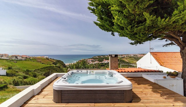 S. Lourenço BeachHouse Ericeira - jacuzzi with sea view