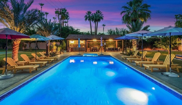 Saltwater Pool w/Cabana | Pool Table | Firepit