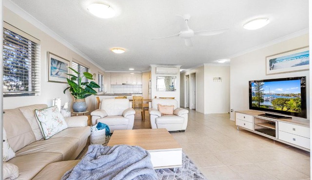 Salty Kisses @ Riverdance - 3 bedroom apartment