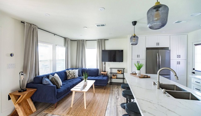 San Diego Retreat Near Beaches & SDSU
