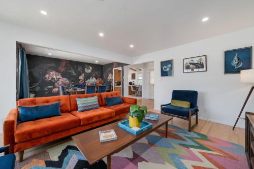 San Pedro Coastal Stay Near Beach plus Parking