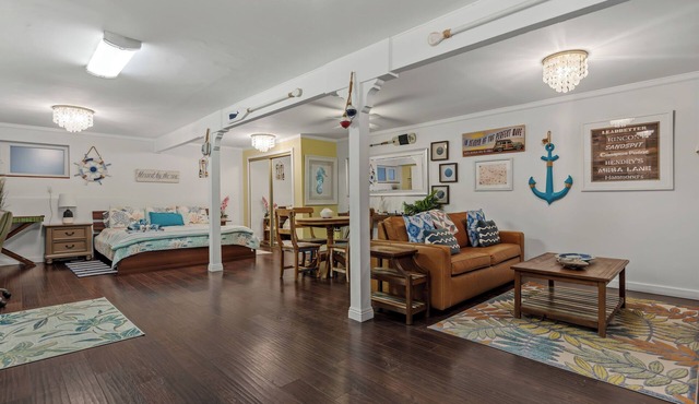 Santa Barbara Remodeled Cozy Studio with Private Patio, AC & Tesla Charger