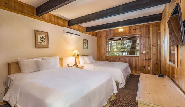 Scenic Lakeside Retreat near Yosemite National Park & Bass Lake | Pet-Friendly