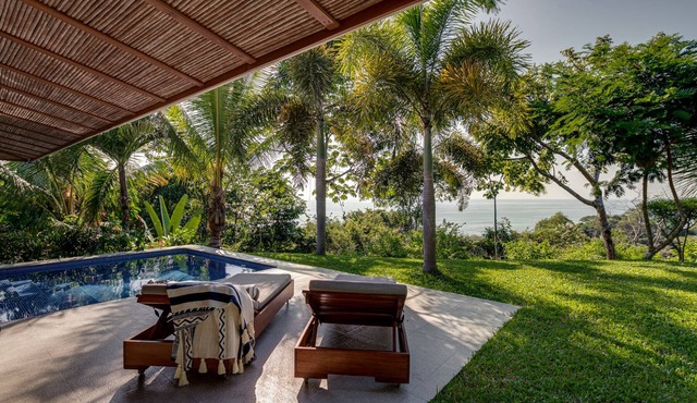 Secluded and luxurious casita with private pool. Amazing Jungle and sea views.