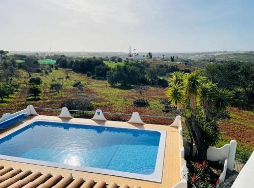 Self-contained floor of Quinta/Villa