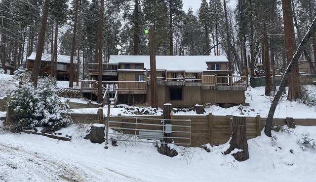 Sequoia National Forest CabinH