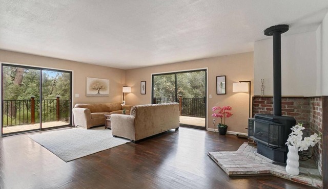 Serene 4 BR Unit in Lake Arthur