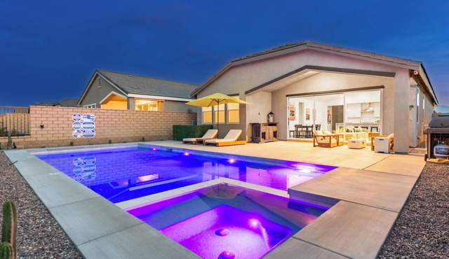 Serene Poolside Retreat, Sunset View & Patio Life